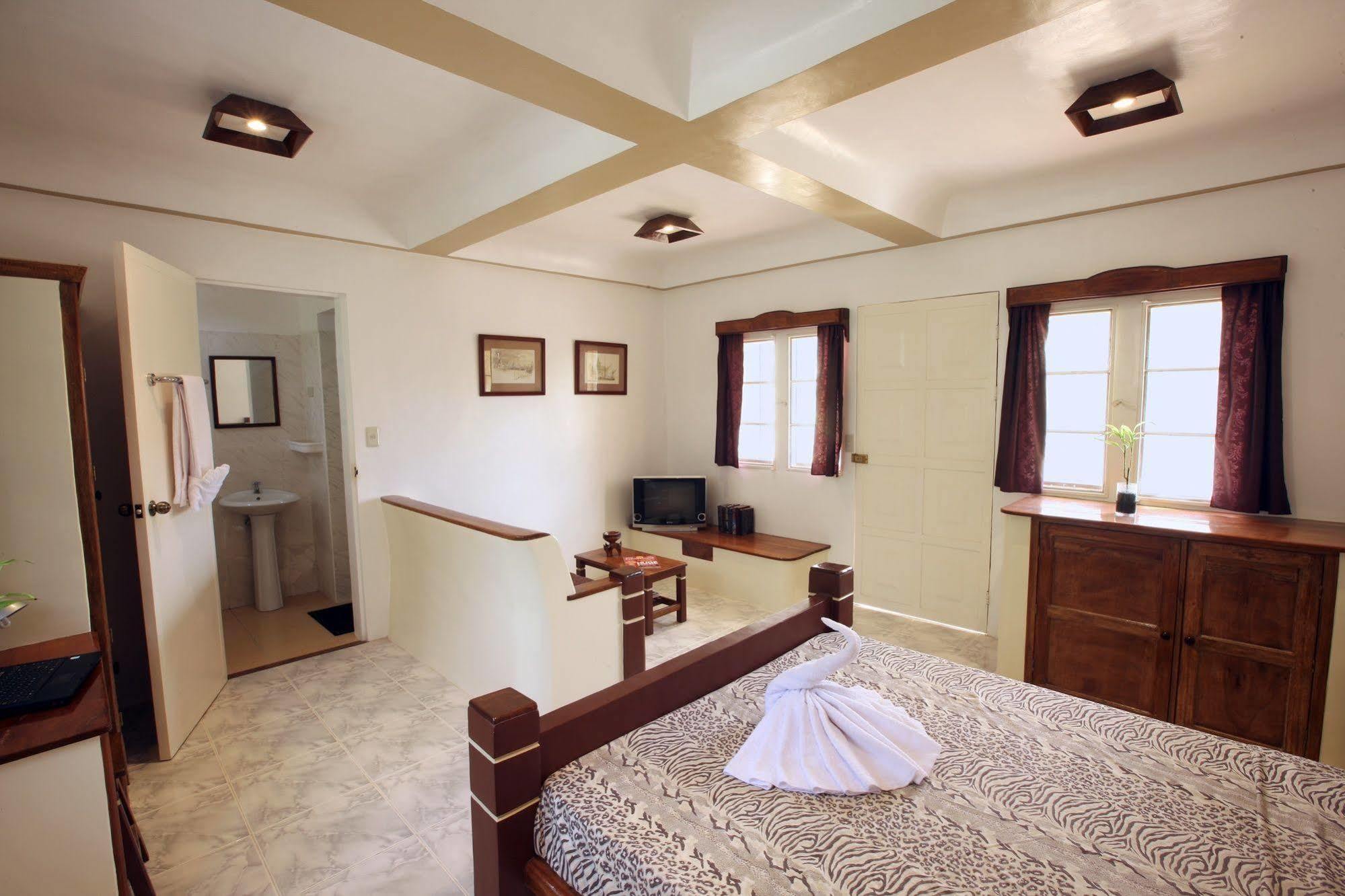 Guindulman Bay Tourist Inn Dış mekan fotoğraf